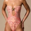 Faye Cut-Out-Bandeau-Badeanzug mit Paisley-Print