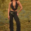 Felicity Mid-Rise-Hose mit Rüschen und ausgestelltem Bein in Schwarz Felicity Mid-Rise-Hose mit Rüschen und ausgestelltem Bein in Schwarz
