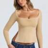 Fiora Modal-Oberteil mit Herzausschnitt und tiefem Rückenausschnitt in Sand Fiora Modal-Oberteil mit Herzausschnitt und tiefem Rückenausschnitt in Sand