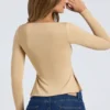 Fiora Modal-Oberteil mit Herzausschnitt und tiefem Rückenausschnitt in Sand Fiora Modal-Oberteil mit Herzausschnitt und tiefem Rückenausschnitt in Sand