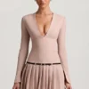 Fiorella Langarm-Minikleid mit Falten in Mushroom Fiorella Langarm-Minikleid mit Falten in Mushroom
