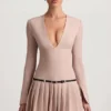 Fiorella Langarm-Minikleid mit Falten in Mushroom Fiorella Langarm-Minikleid mit Falten in Mushroom