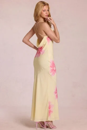 Fioren Chiffon-Maxikleid mit gelbem Blumenmuster