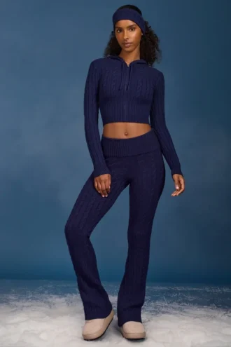 Flared-Hose mit Umschlag und Zopfmuster in Marineblau