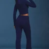 Flared-Hose mit Umschlag und Zopfmuster in Marineblau Flared-Hose mit Umschlag und Zopfmuster in Marineblau