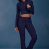 Flared-Hose mit Umschlag und Zopfmuster in Marineblau Flared-Hose mit Umschlag und Zopfmuster in Marineblau