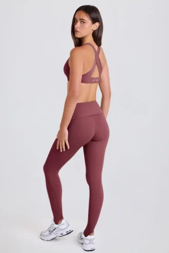 Foldover-Leggings mit mittlerer Leibhöhe und Steg in Acai