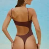 Formentera Badeanzug mit Cut-outs und Verzierungen in Schokoladenbraun Formentera Badeanzug mit Cut-outs und Verzierungen in Schokoladenbraun