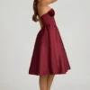 Gabrielle trägerloses Midi-Korsettkleid in Weinrot