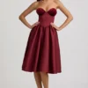 Gabrielle trägerloses Midi-Korsettkleid in Weinrot