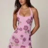 Galene Minikleid mit Neckholder und Verzierungen in zartem Rosa Galene Minikleid mit Neckholder und Verzierungen in zartem Rosa