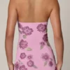 Galene Minikleid mit Neckholder und Verzierungen in zartem Rosa Galene Minikleid mit Neckholder und Verzierungen in zartem Rosa