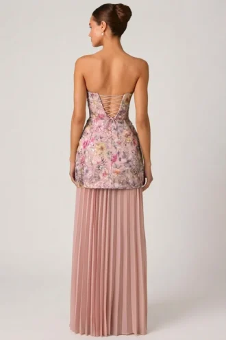Galia – Verziertes, wandelbares Schnürkleid in Floral Pink