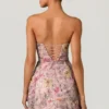 Galia – Verziertes, wandelbares Schnürkleid in Floral Pink