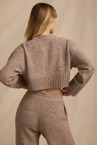 Gekürzter Pullover aus geripptem Strick in Braun meliert