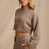 Gekürzter Pullover aus geripptem Strick in Braun meliert Gekürzter Pullover aus geripptem Strick in Braun meliert