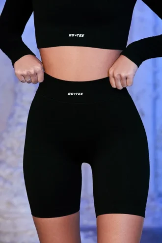 Gerippte Biker-Shorts in Schwarz
