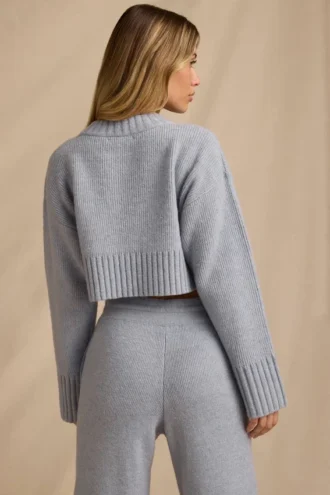 Gerippter, verkürzter Pullover aus Strick in Soft Blue