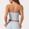 Geripptes Jersey-Bandeau-Oberteil mit blauen Streifen Geripptes Jersey-Bandeau-Oberteil mit blauen Streifen