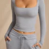 Geripptes Modal-Oberteil in Soft Blue Geripptes Modal-Oberteil in Soft Blue