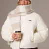 Gesteppte Pufferjacke aus Cord in Elfenbein Gesteppte Pufferjacke aus Cord in Elfenbein