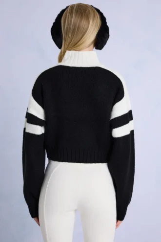 Gestrickter, verkürzter Pullover mit Logo in Schwarz