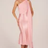Giada Midaxi-Kleid mit Scharf-Detail in Blush Pink Giada Midaxi-Kleid mit Scharf-Detail in Blush Pink