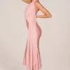 Giada Midaxi-Kleid mit Scharf-Detail in Blush Pink Giada Midaxi-Kleid mit Scharf-Detail in Blush Pink