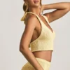 Gianna Bouclé-Crop-Top mit Neckholder in Gelb