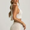 Gianna Bouclé-Crop-Top mit Neckholder in Weiß