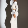 Ginevra-Maxikleid aus Samt mit langen Ärmeln in Elfenbein Ginevra-Maxikleid aus Samt mit langen Ärmeln in Elfenbein
