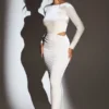 Ginevra-Maxikleid aus Samt mit langen Ärmeln in Elfenbein Ginevra-Maxikleid aus Samt mit langen Ärmeln in Elfenbein