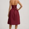 Gloriana Midaxi-Kleid mit umklappbarem Saum und Schleifenverzierung in Weinrot Gloriana Midaxi-Kleid mit umklappbarem Saum und Schleifenverzierung in Weinrot