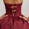 Gloriana Midaxi-Kleid mit umklappbarem Saum und Schleifenverzierung in Weinrot Gloriana Midaxi-Kleid mit umklappbarem Saum und Schleifenverzierung in Weinrot
