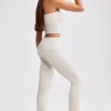 Grob gestrickte Kick-Flare-Hose mit Umschlag in Creme Grob gestrickte Kick-Flare-Hose mit Umschlag in Creme
