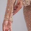 Guilia Sheer Embellished Langarm-Crop-Top in Almond Guilia Sheer Embellished Langarm-Crop-Top in Almond
