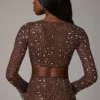 Guilia Transparentes, verziertes, langärmeliges Crop-Top in Deep Cocoa