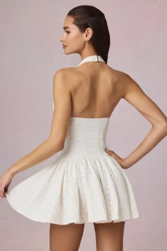 Haddie Modal-Minikleid mit Broderie Anglaise und Neckholder-Ausschnitt in Weiß