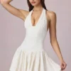 Haddie Modal-Minikleid mit Broderie Anglaise und Neckholder-Ausschnitt in Weiß Haddie Modal-Minikleid mit Broderie Anglaise und Neckholder-Ausschnitt in Weiß