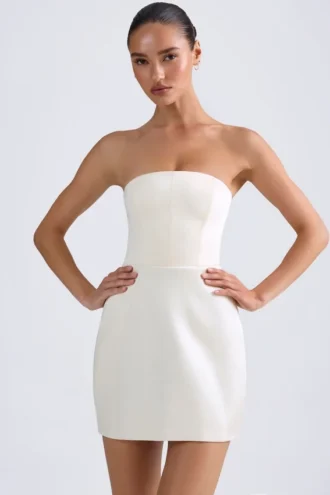 Haisley Bandeau-Minikleid mit strukturiertem Tulpenrock in Elfenbein