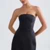 Haisley Bandeau-Minikleid mit strukturierter Tulpenform in Schwarz Haisley Bandeau-Minikleid mit strukturierter Tulpenform in Schwarz