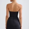 Haisley Bandeau-Minikleid mit strukturierter Tulpenform in Schwarz Haisley Bandeau-Minikleid mit strukturierter Tulpenform in Schwarz