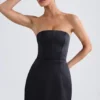 Haisley Bandeau-Minikleid mit strukturierter Tulpenform in Schwarz Haisley Bandeau-Minikleid mit strukturierter Tulpenform in Schwarz