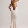 Hallie Modal-Maxikleid mit Neckholder und Streifenmuster Hallie Modal-Maxikleid mit Neckholder und Streifenmuster