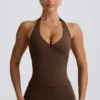 Halter-Oberteil mit offenem Rücken in Pecan-Melange