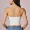 Hania Modal-Oberteil mit Broderie Anglaise in Weiß Hania Modal-Oberteil mit Broderie Anglaise in Weiß