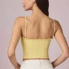 Hania Modal-Oberteil mit Broderie Anglaise in Zitronengelb