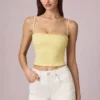 Hania Modal-Oberteil mit Broderie Anglaise in Zitronengelb