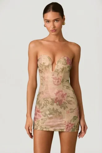 Harlie Minikleid mit Herzausschnitt und A-Linien-Schnitt, verziert mit Hotfix-Steinen in Rosa