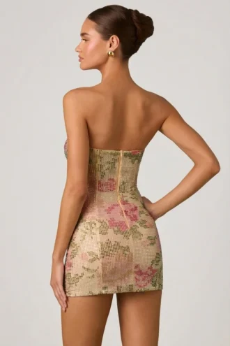 Harlie Minikleid mit Herzausschnitt und A-Linien-Schnitt, verziert mit Hotfix-Steinen in Rosa